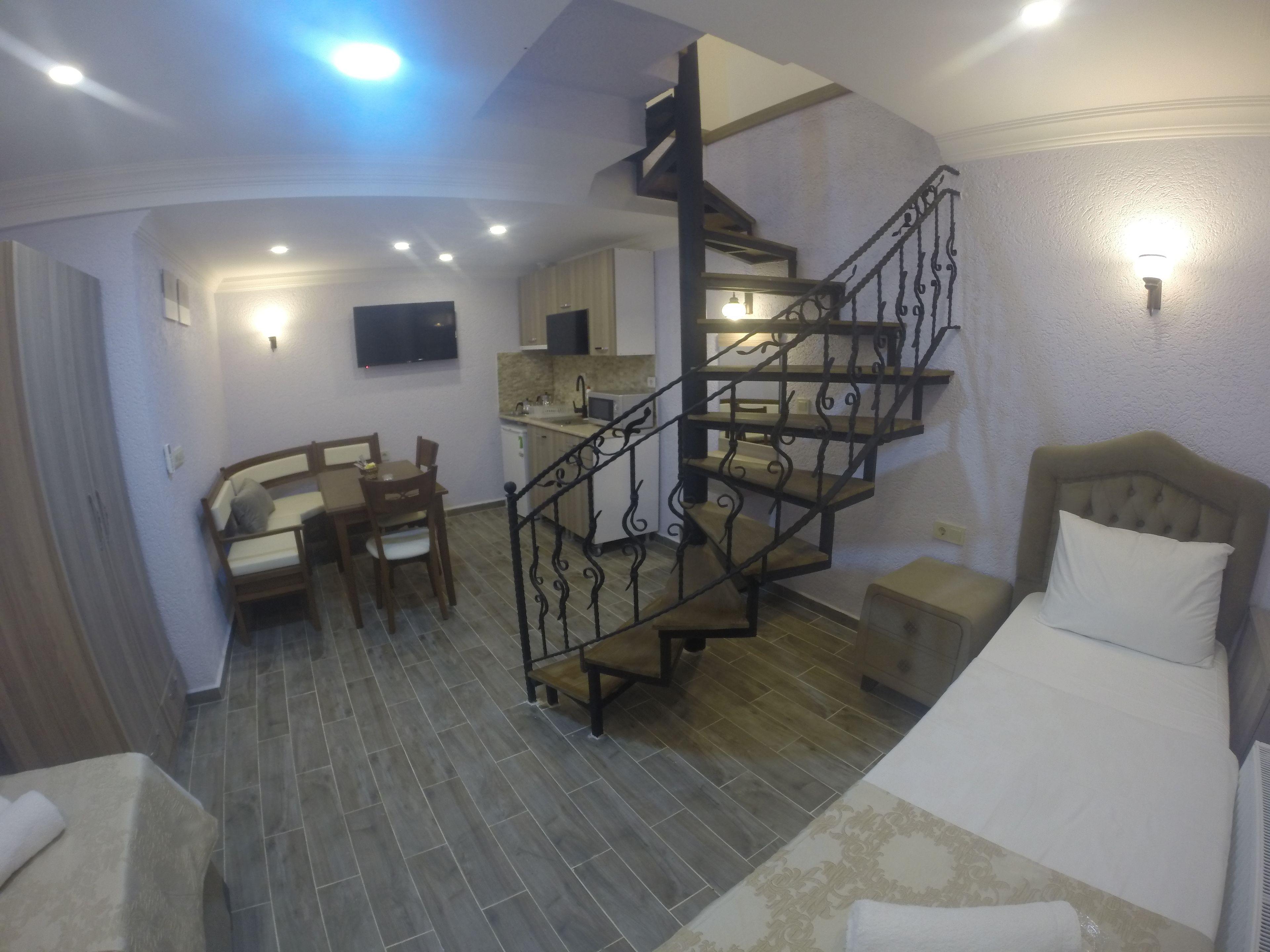 Golden Galley Suites — Photos 1